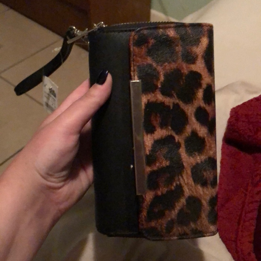 Brand new wallet. Never been used.